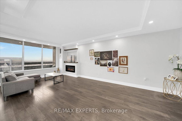 2115 - 11 Wincott Drive