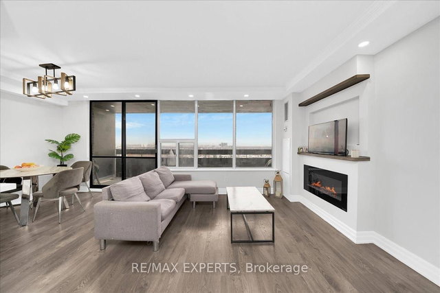 2115 - 11 Wincott Drive