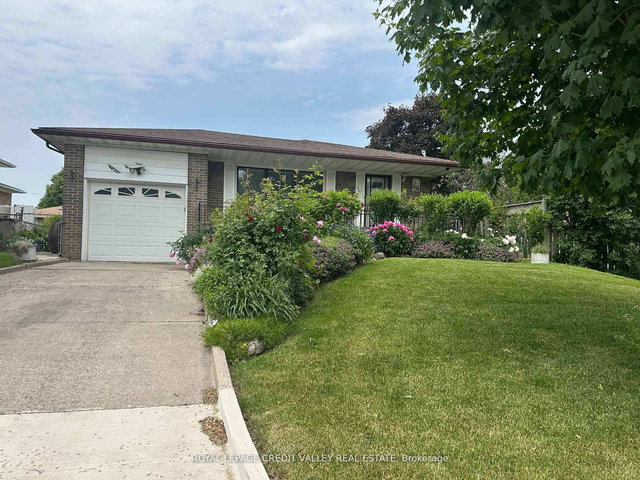 82 Terra Cotta Crescent