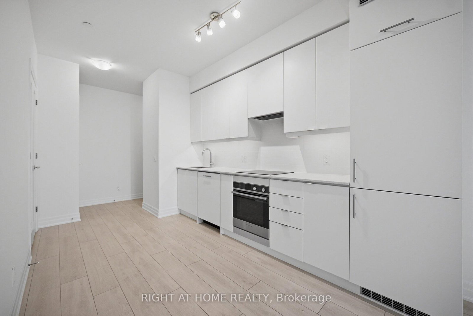 Condo for sale at 3906-30 Elm Drive, Mississauga, Ontario, L5B 0N6 - Fairview - MLS: W12766162