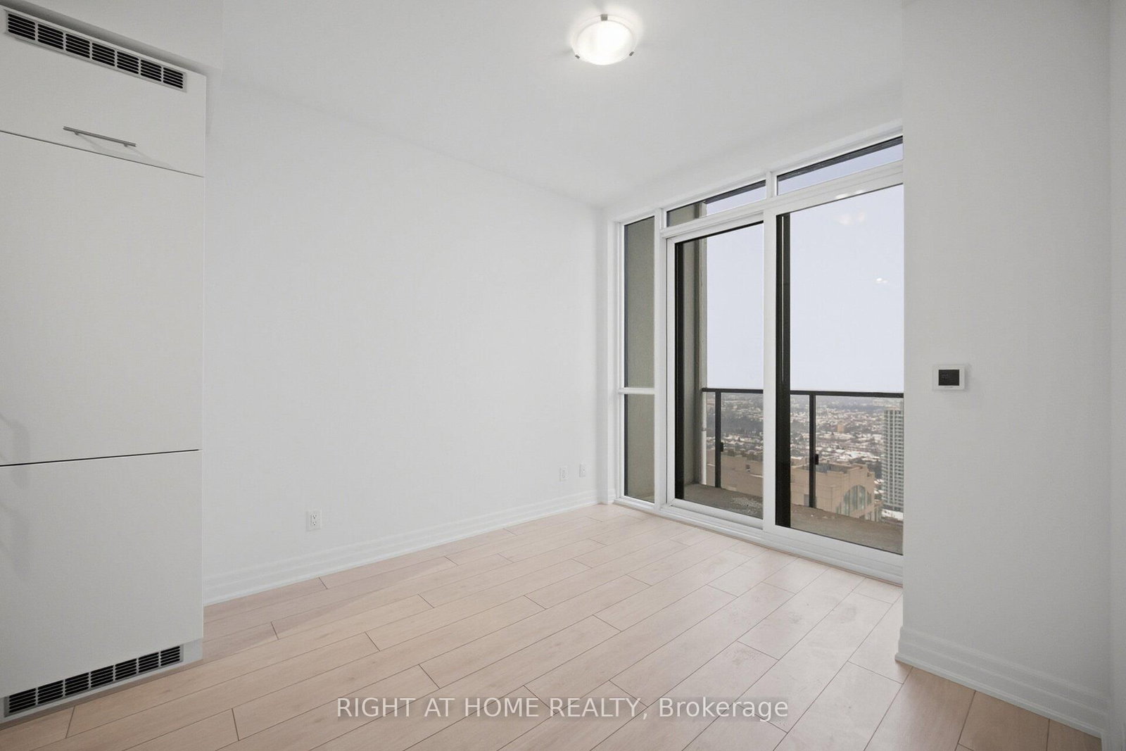 Condo for sale at 3906-30 Elm Drive, Mississauga, Ontario, L5B 0N6 - Fairview - MLS: W12766162