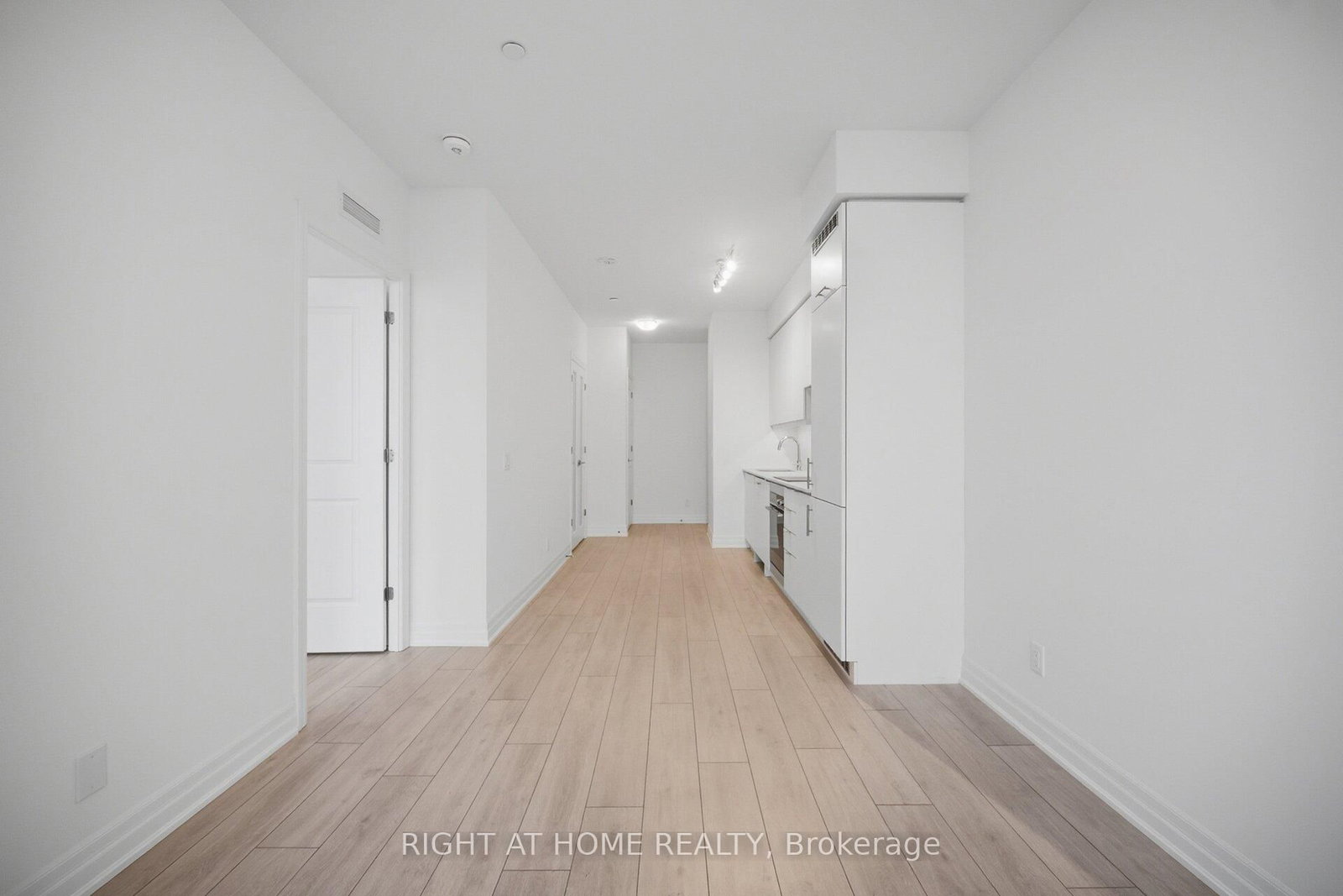 Condo for sale at 3906-30 Elm Drive, Mississauga, Ontario, L5B 0N6 - Fairview - MLS: W12766162