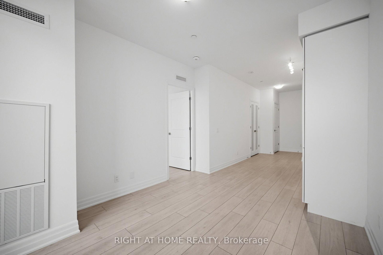 Condo for sale at 3906-30 Elm Drive, Mississauga, Ontario, L5B 0N6 - Fairview - MLS: W12766162