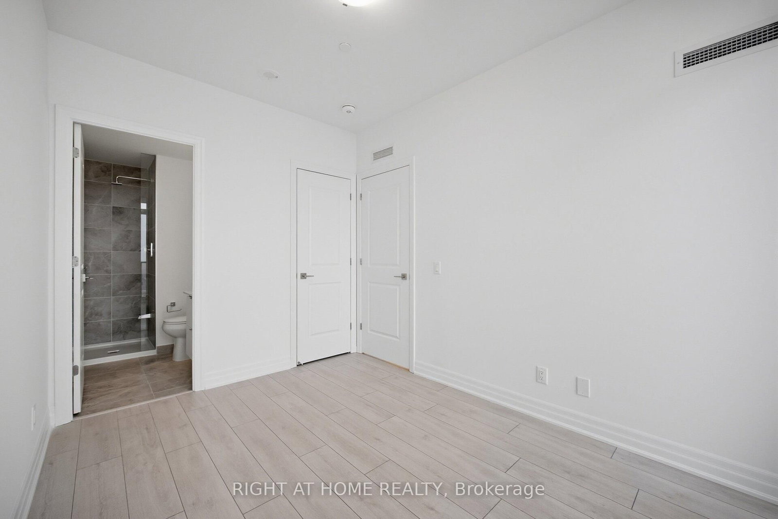 Condo for sale at 3906-30 Elm Drive, Mississauga, Ontario, L5B 0N6 - Fairview - MLS: W12766162