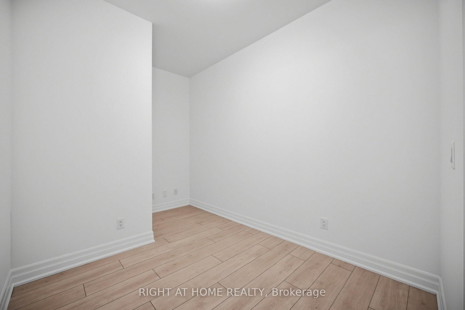 Condo for sale at 3906-30 Elm Drive, Mississauga, Ontario, L5B 0N6 - Fairview - MLS: W12766162