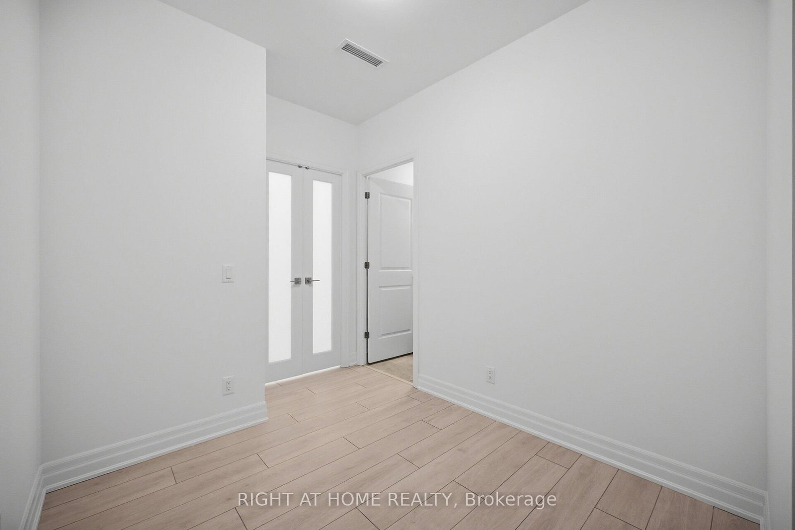 Condo for sale at 3906-30 Elm Drive, Mississauga, Ontario, L5B 0N6 - Fairview - MLS: W12766162