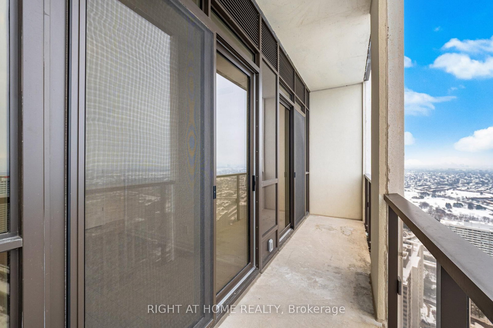 Condo for sale at 3906-30 Elm Drive, Mississauga, Ontario, L5B 0N6 - Fairview - MLS: W12766162