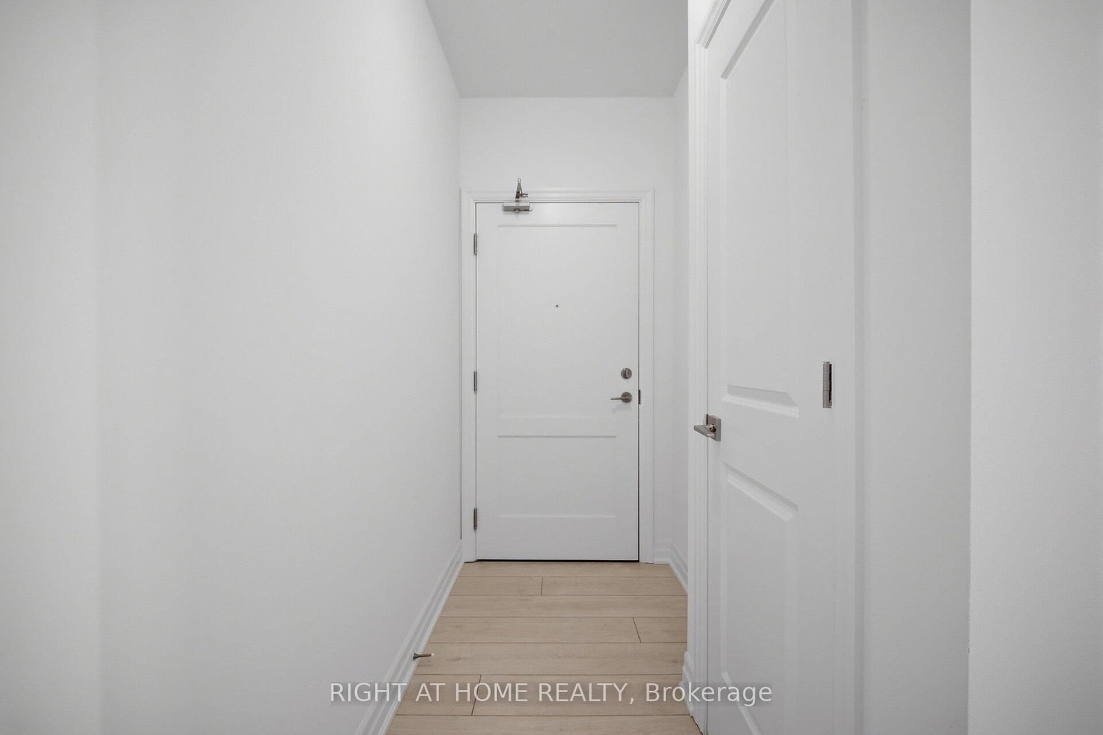 Condo for sale at 3906-30 Elm Drive, Mississauga, Ontario, L5B 0N6 - Fairview - MLS: W12766162