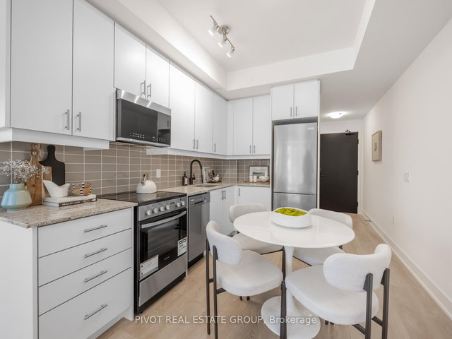 324 - 2333 Khalsa Gate