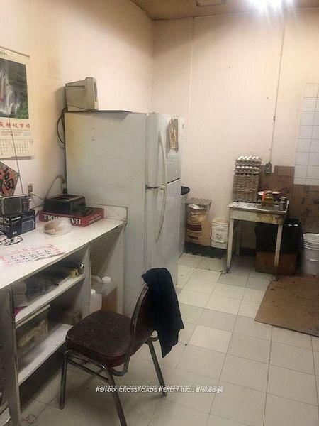 2100 Dundas Street E - Photo 11