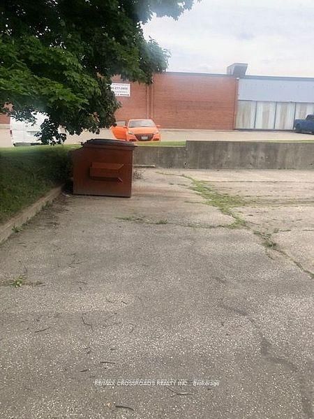 2100 Dundas Street E - Photo 16