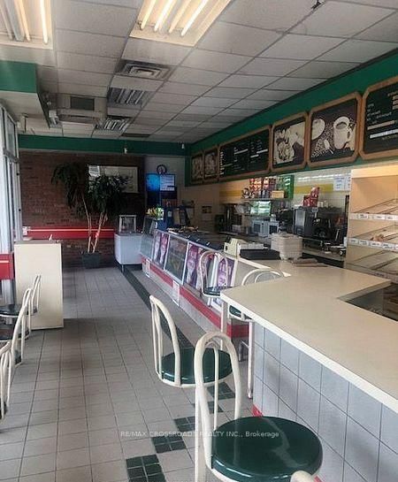 2100 Dundas Street E - Photo 9