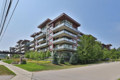 Condominium Apartment in Clarkson