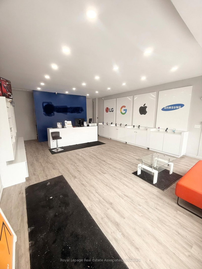 237 Lakeshore Rd E, Mississauga, L5G 1G8 | Image 2