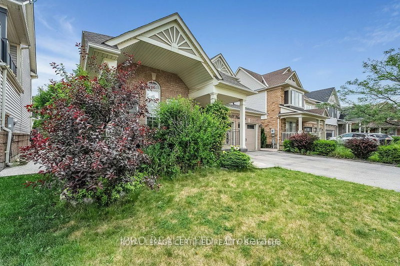 1688 Norris Circ, Milton, L9T 6A3 | Image 2