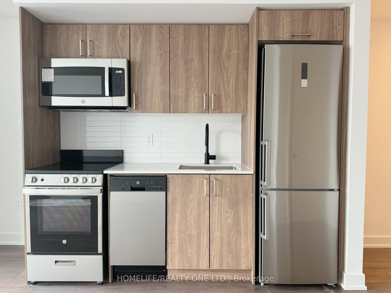 308 - 758 Dovercourt Rd, Toronto, M6H 0G7 | Image 2