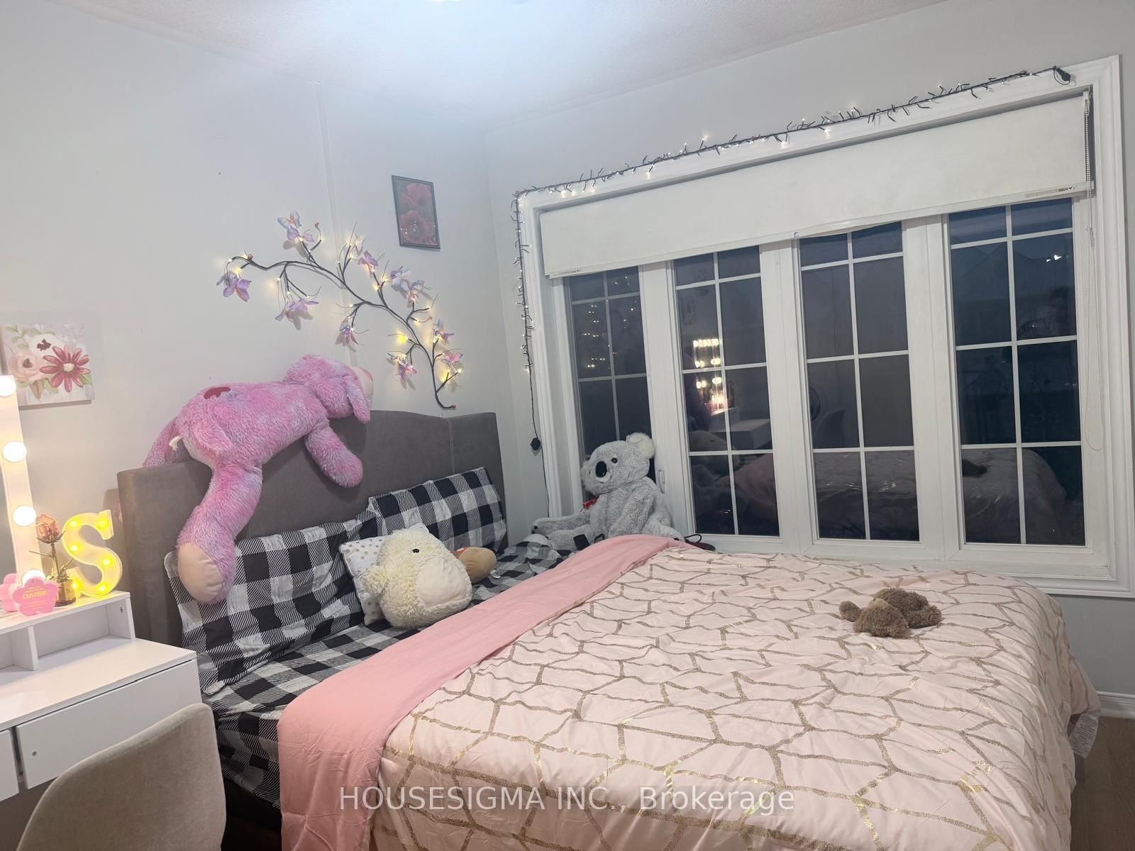 Townhouse for sale at 3 Sinclair Court, Brampton, Ontario, L6X 4P5 - Brampton West - MLS: W12767676