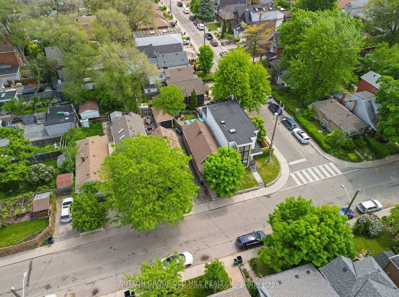 703 Willard Ave, Toronto, M6S 3S7 | Image 3