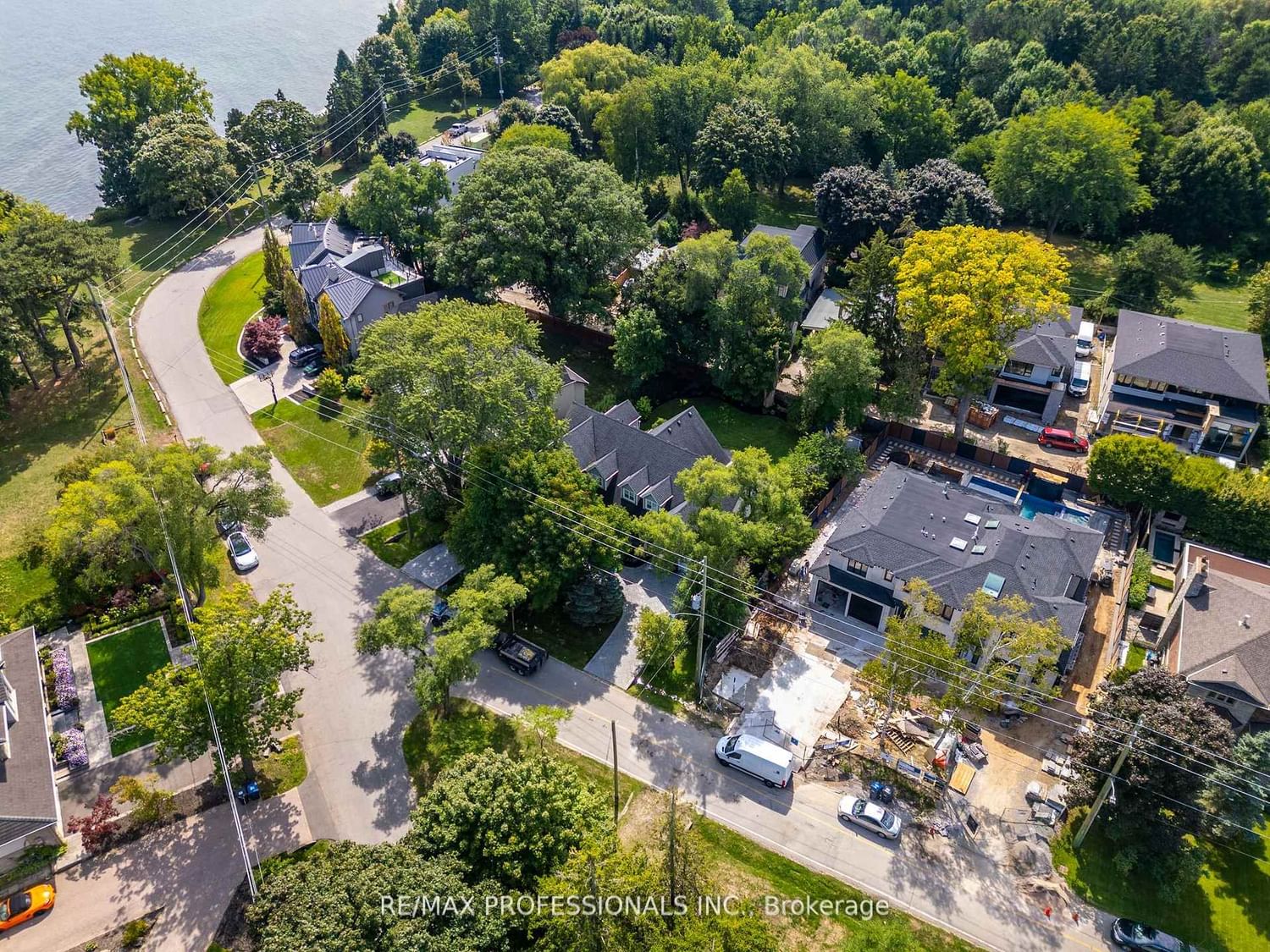 354 Country Club Crescent