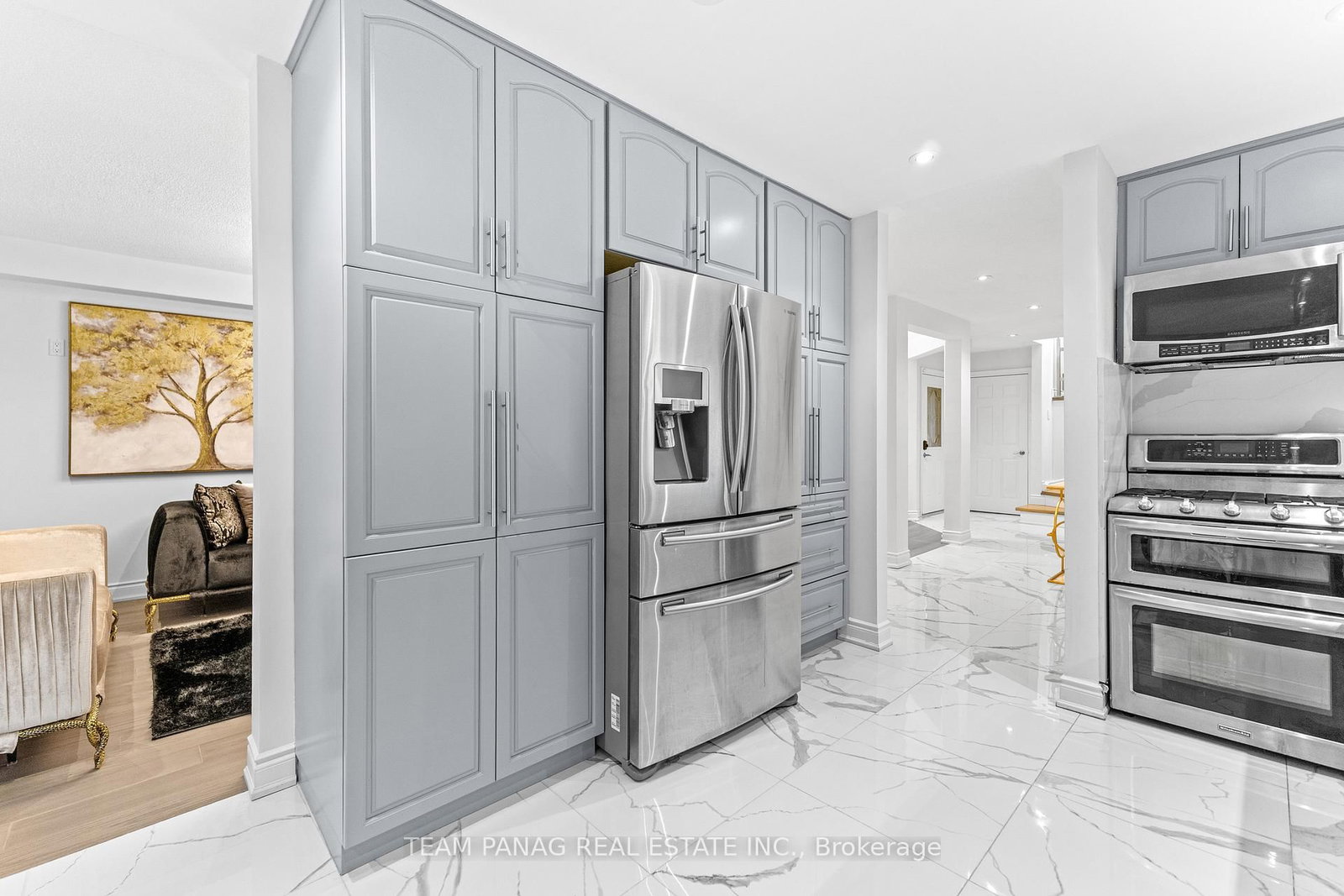 Detached House sold at 5358 Flatford Road, Mississauga, Ontario, L5V 1Y6 - East Credit - MLS: W12768020