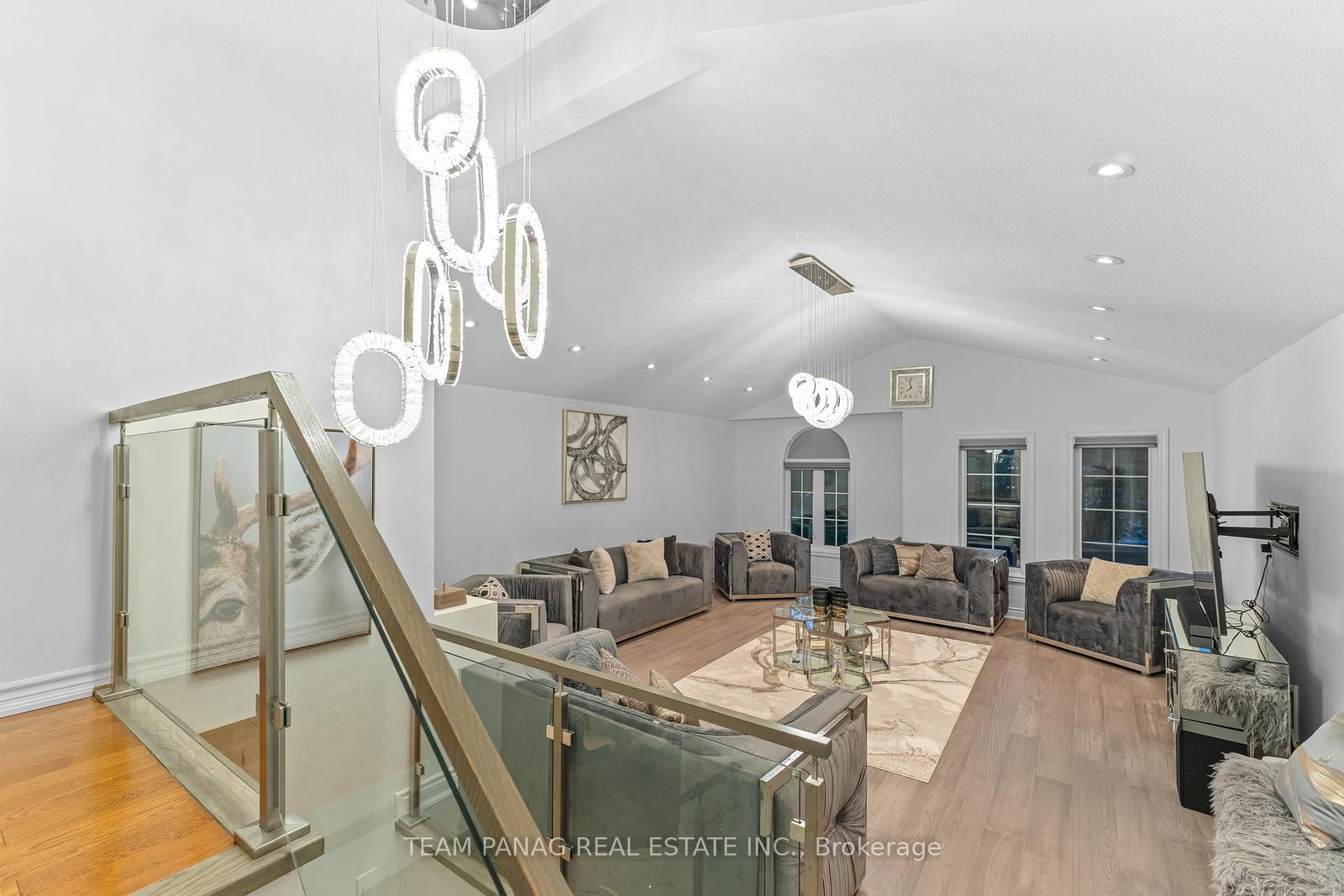 Detached House sold at 5358 Flatford Road, Mississauga, Ontario, L5V 1Y6 - East Credit - MLS: W12768020