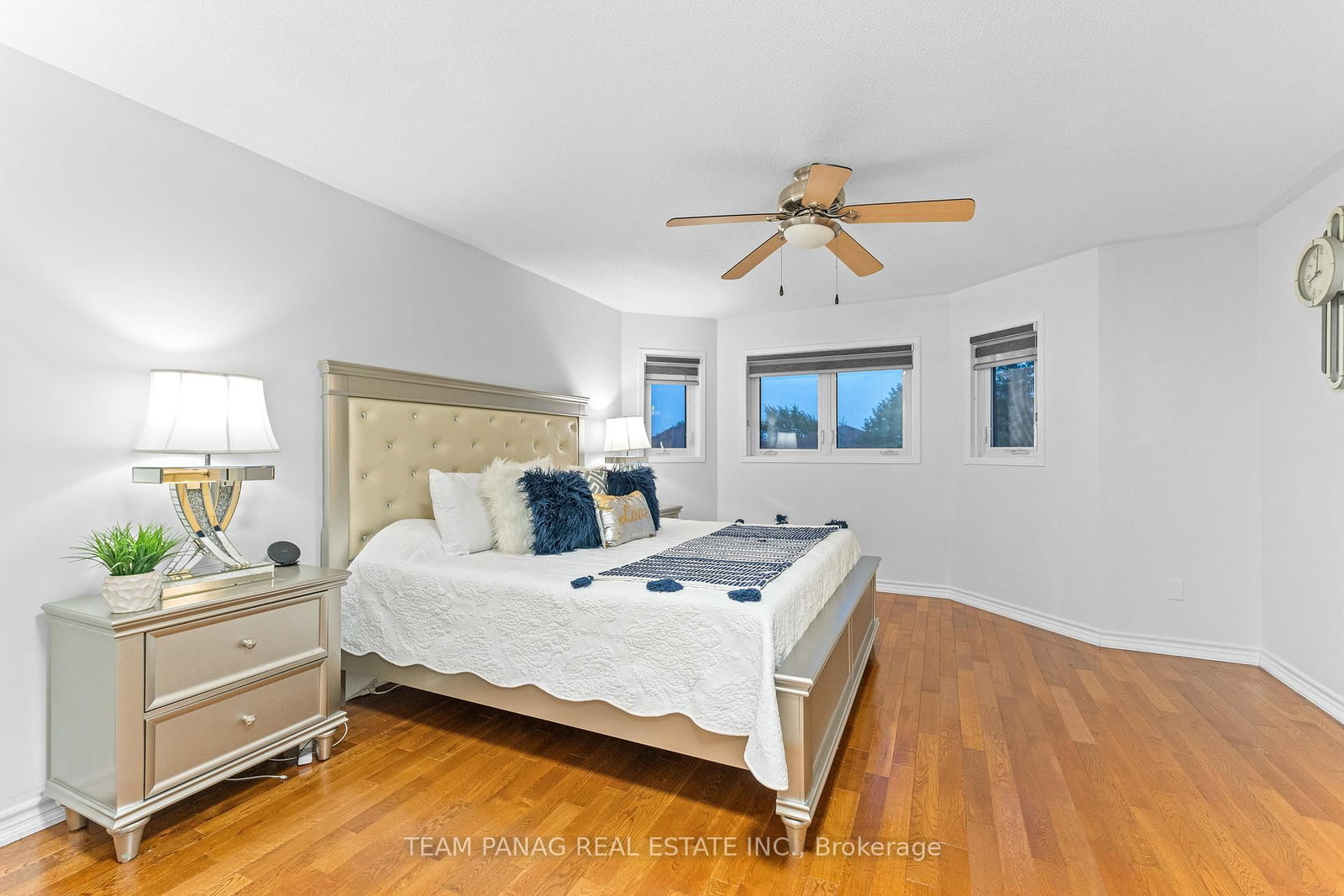 Detached House sold at 5358 Flatford Road, Mississauga, Ontario, L5V 1Y6 - East Credit - MLS: W12768020