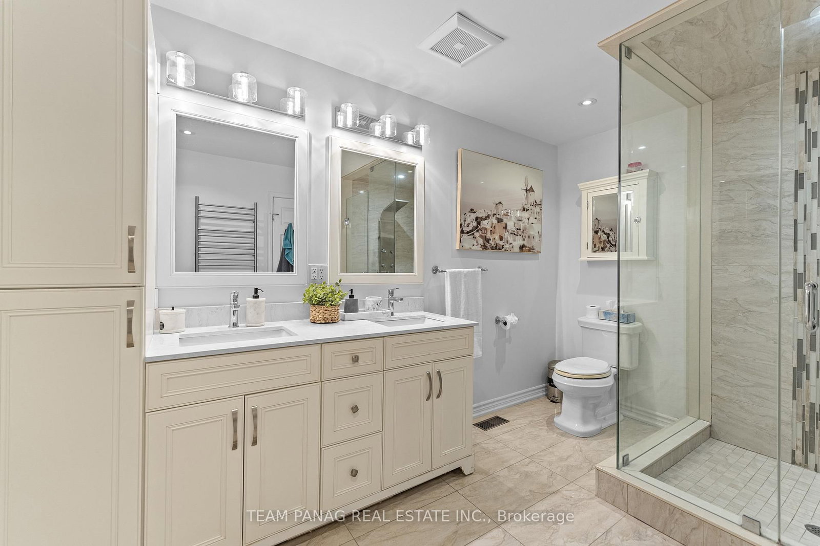 Detached House sold at 5358 Flatford Road, Mississauga, Ontario, L5V 1Y6 - East Credit - MLS: W12768020