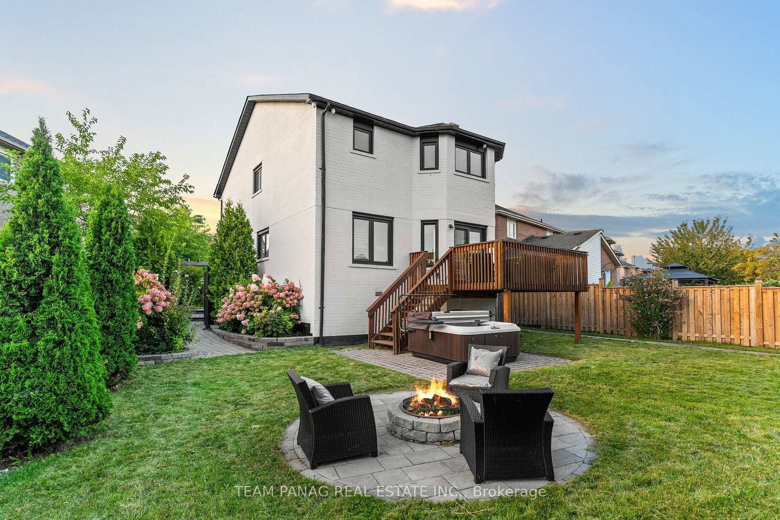 Detached House sold at 5358 Flatford Road, Mississauga, Ontario, L5V 1Y6 - East Credit - MLS: W12768020