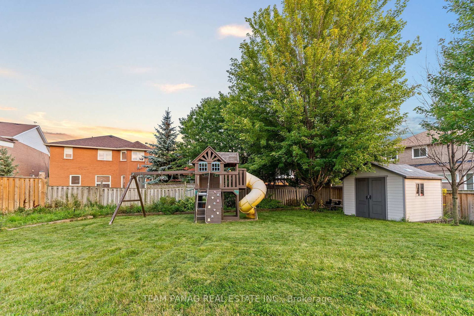 Detached House sold at 5358 Flatford Road, Mississauga, Ontario, L5V 1Y6 - East Credit - MLS: W12768020