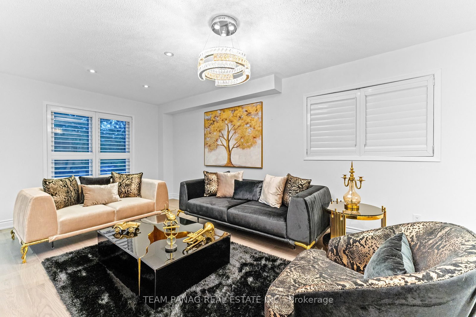 Detached House sold at 5358 Flatford Road, Mississauga, Ontario, L5V 1Y6 - East Credit - MLS: W12768020