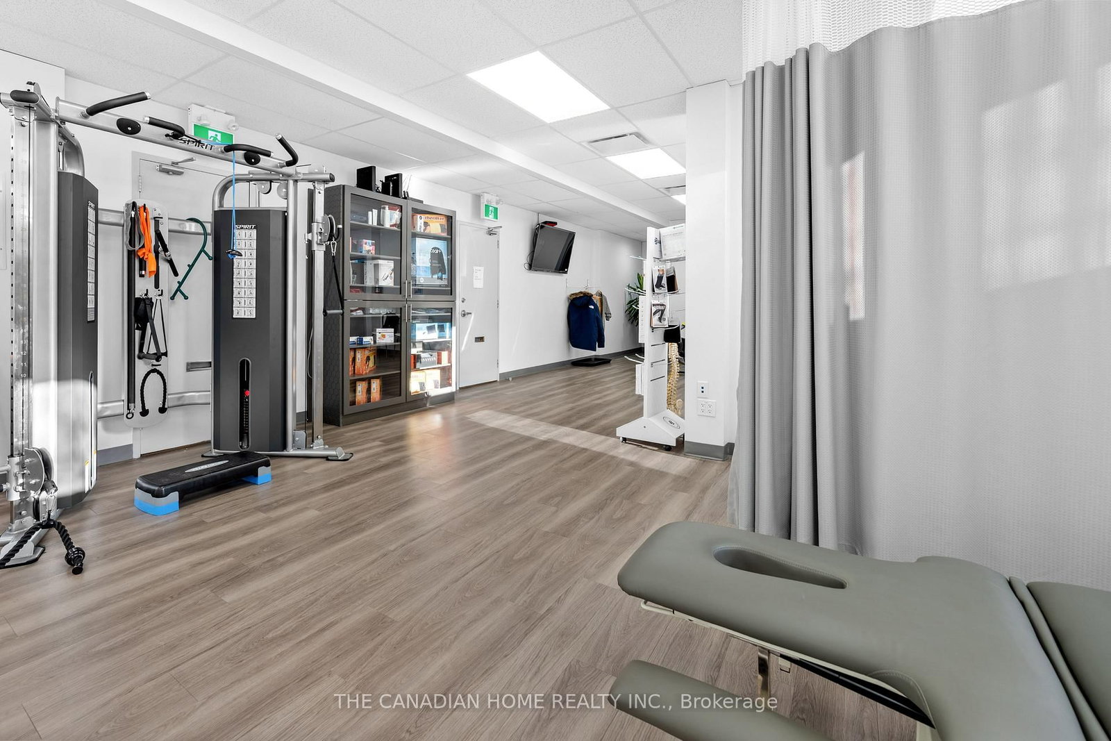 77 Queensway W, Unit 100 - Photo 13