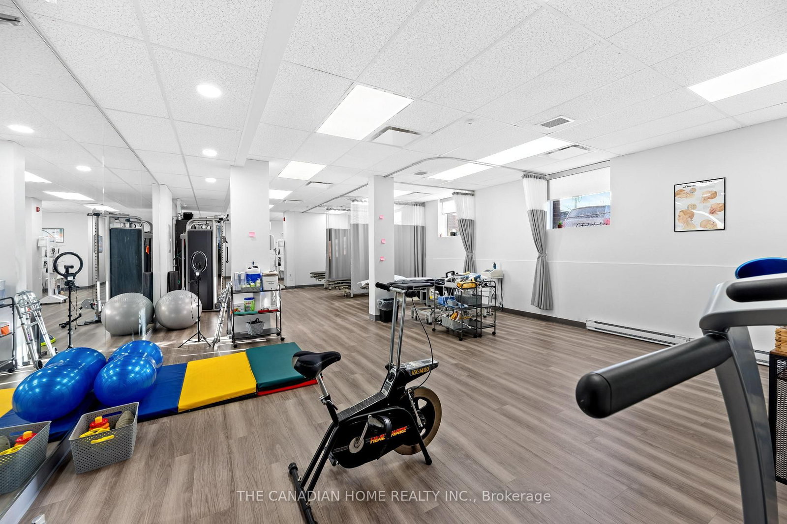 77 Queensway W, Unit 100 - Photo 14