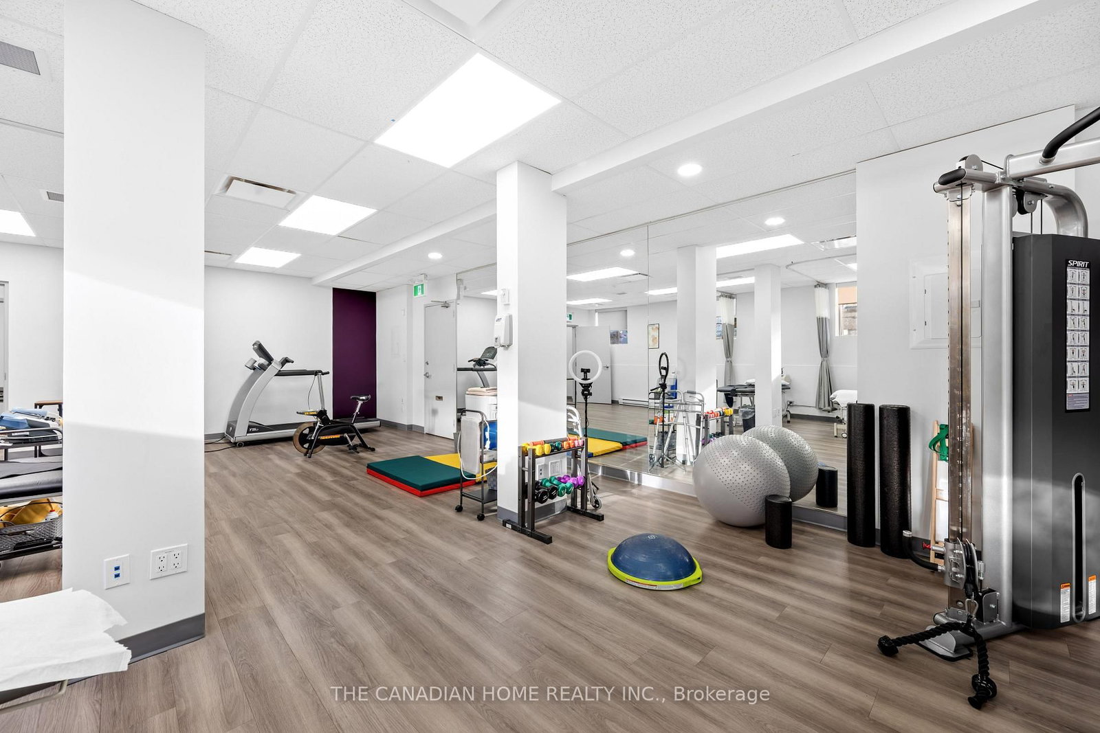 77 Queensway W, Unit 100 - Photo 16