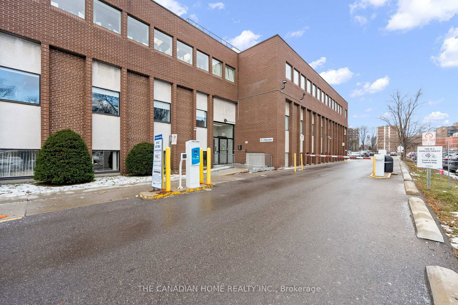 77 Queensway W, Unit 100 - Photo 23