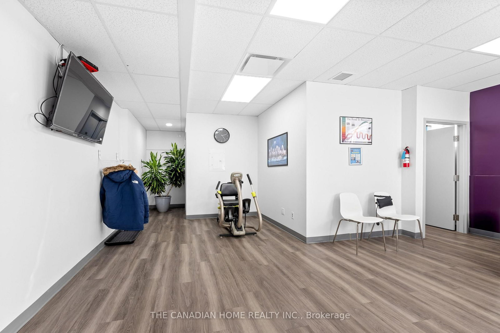 77 Queensway W, Unit 100 - Photo 5