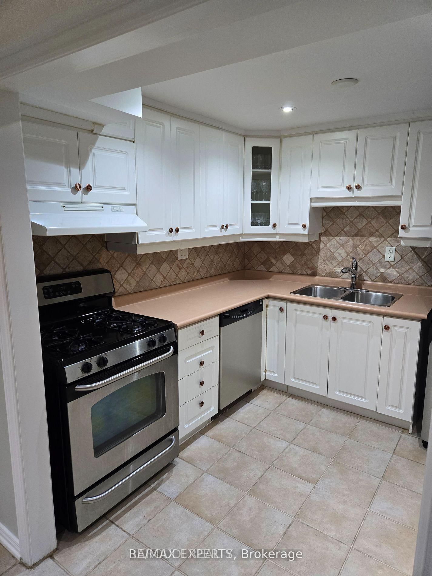 19 RORY Road, Unit LOWER - Photo 8