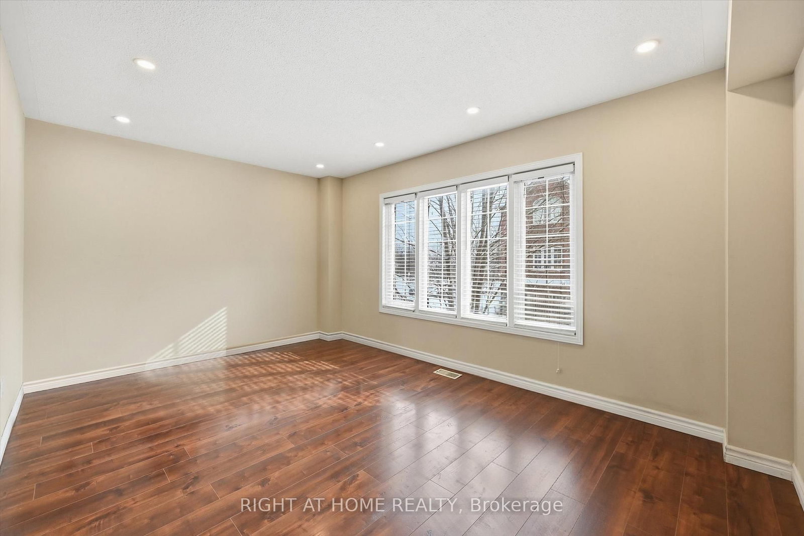 Detached House for sale at 32-5110 Fairview Street, Burlington, Ontario, L7L 7H6 - Appleby - MLS: W12769490