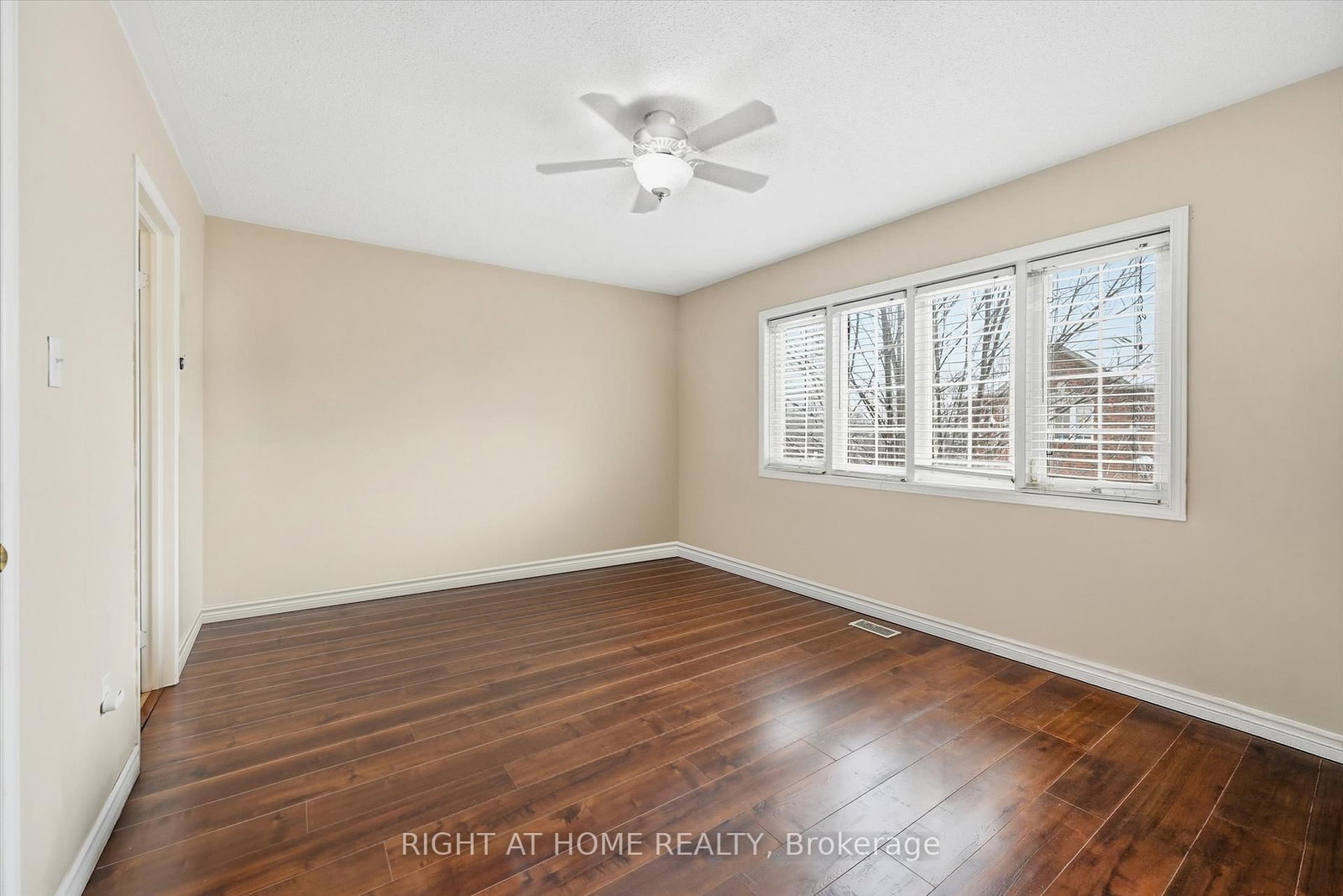 Detached House for sale at 32-5110 Fairview Street, Burlington, Ontario, L7L 7H6 - Appleby - MLS: W12769490