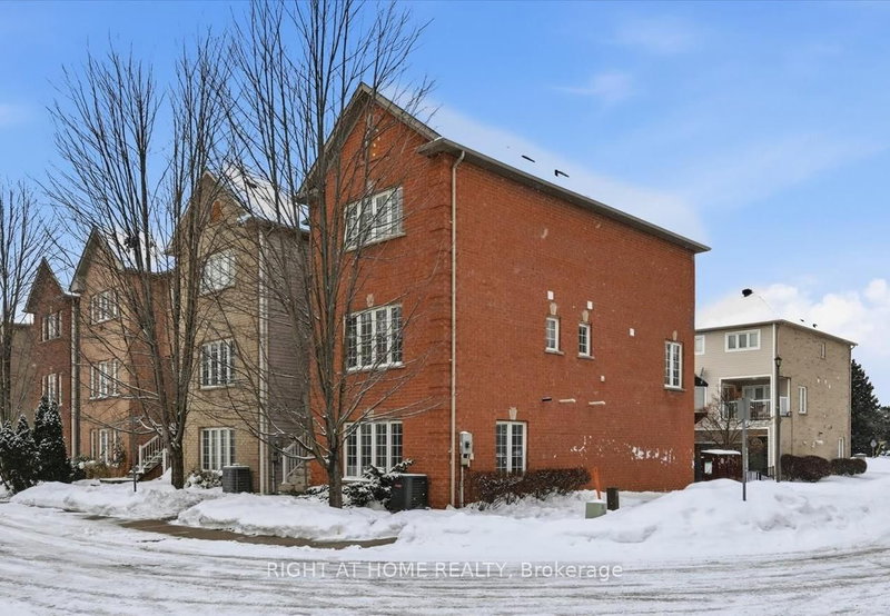 32 - 5110 Fairview St, Burlington, L7L 7H6 | Image 2