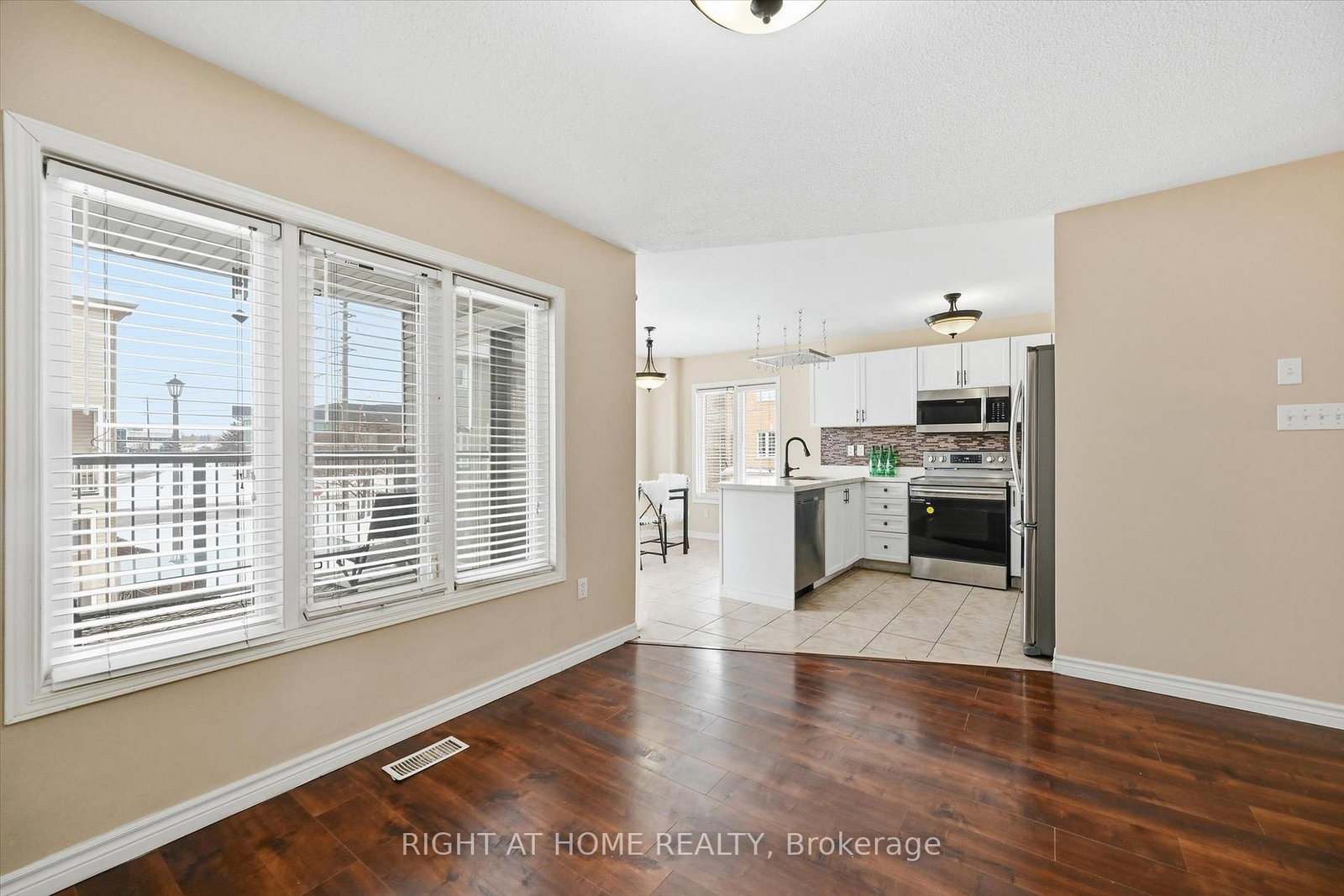 Detached House for sale at 32-5110 Fairview Street, Burlington, Ontario, L7L 7H6 - Appleby - MLS: W12769490