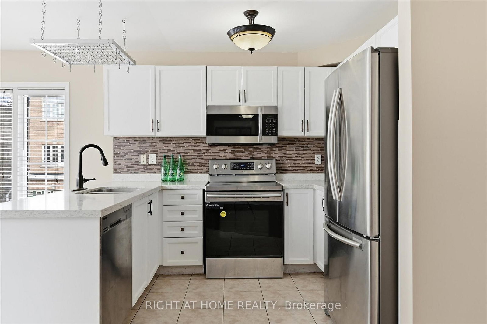 Detached House for sale at 32-5110 Fairview Street, Burlington, Ontario, L7L 7H6 - Appleby - MLS: W12769490