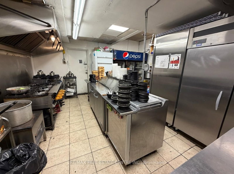 12 - 3085 Hurontario St St, Mississauga, L5A 4E4 | Image 3