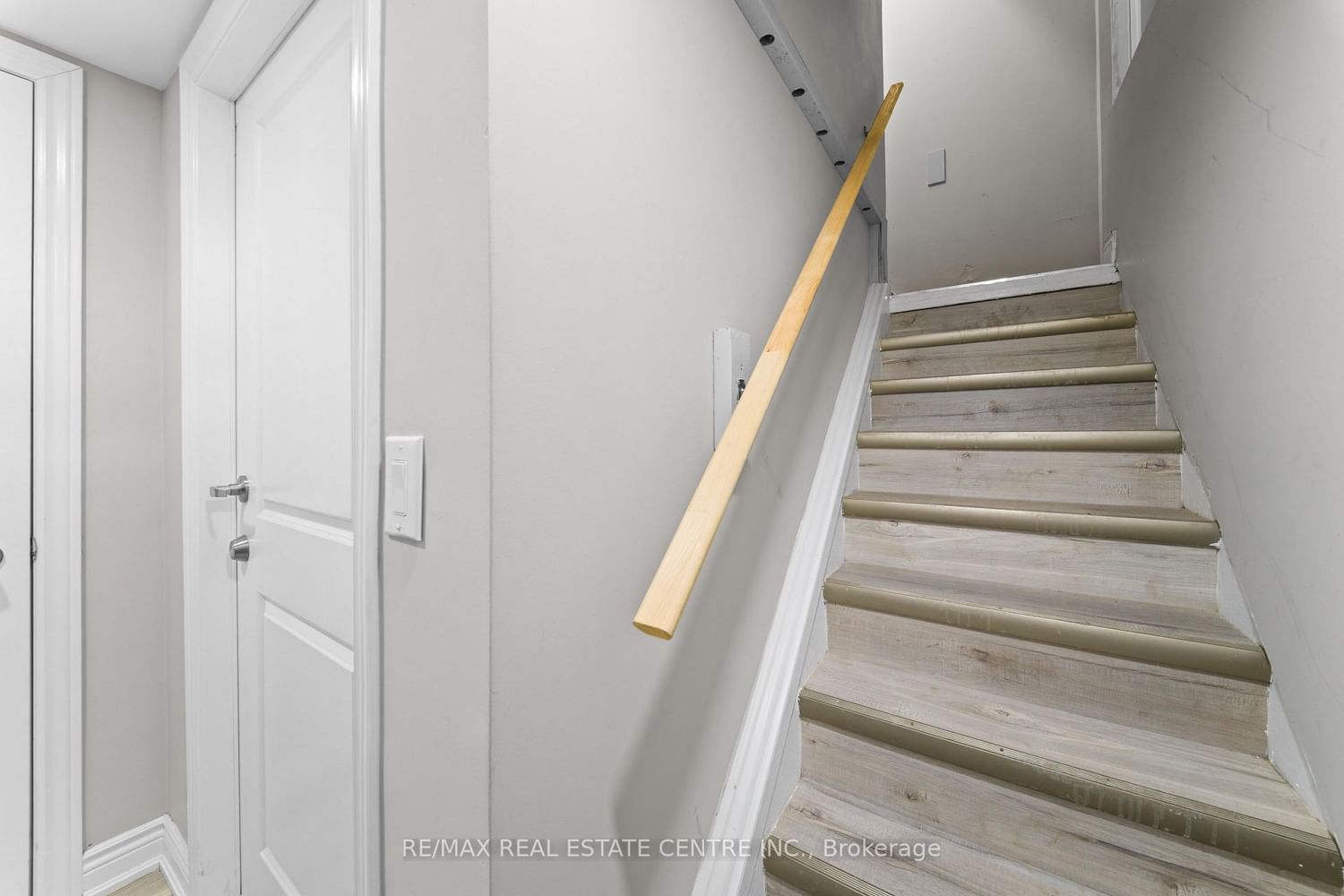 Detached House for sale at 8 Golden Gate Drive, Brampton, Ontario, L6S 2K5 - Northgate - MLS: W12770220