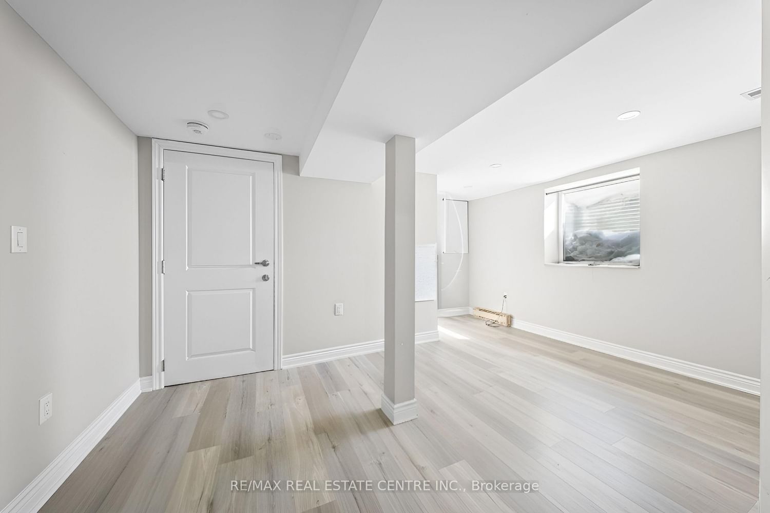 Detached House for sale at 8 Golden Gate Drive, Brampton, Ontario, L6S 2K5 - Northgate - MLS: W12770220