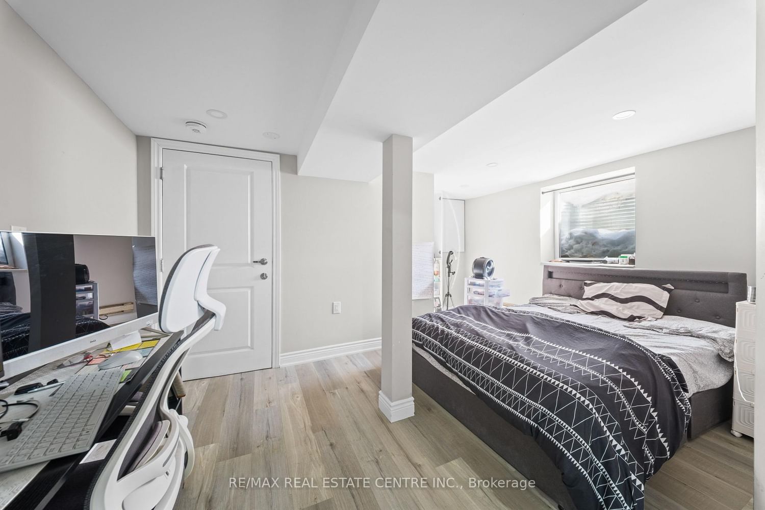 Detached House for sale at 8 Golden Gate Drive, Brampton, Ontario, L6S 2K5 - Northgate - MLS: W12770220