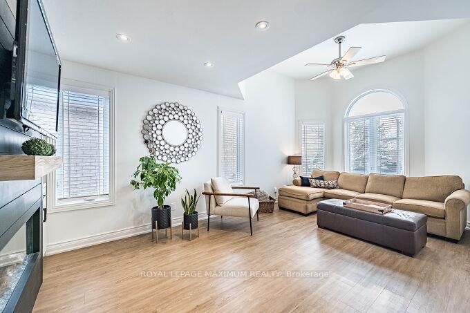 57 Royalton Dr, Caledon, L7E 2G1 | Image 2