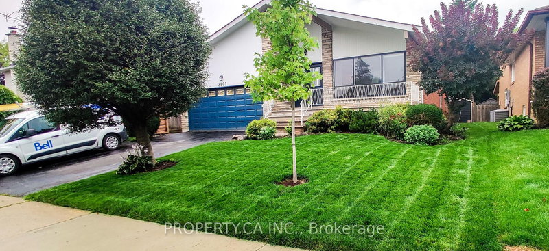 3601 Golden Orchard Dr, Mississauga, L4Y 3H9 | Image 2