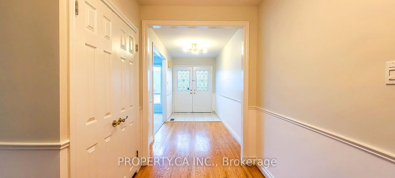 3601 Golden Orchard Dr, Mississauga, L4Y 3H9 | Image 3