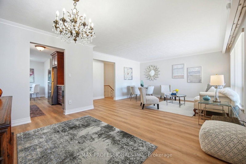 83 Spenvalley Dr, Toronto, M3L 1Z2 | Image 3