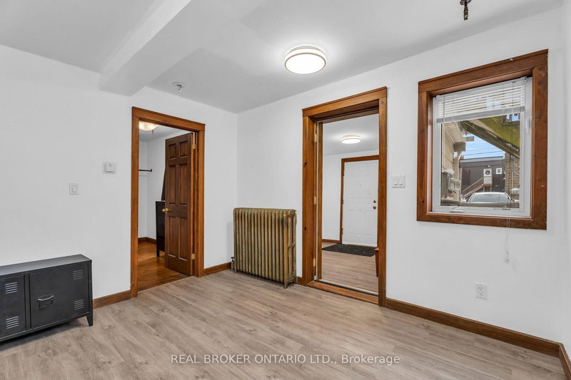 Unit B - 18 First Ave, Orangeville, L9W 1H8 | Image 2